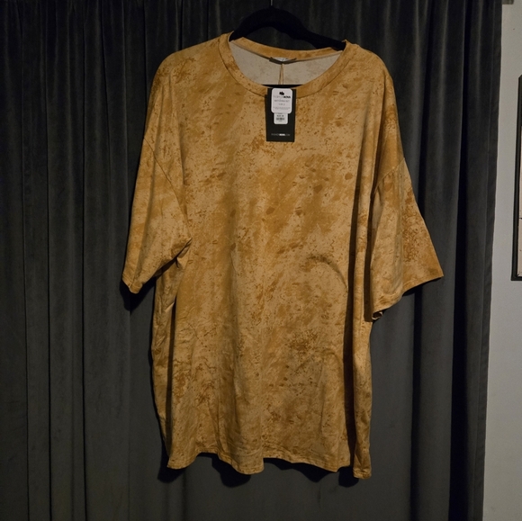 New tee shirt size 2x color gold print - Picture 2 of 6
